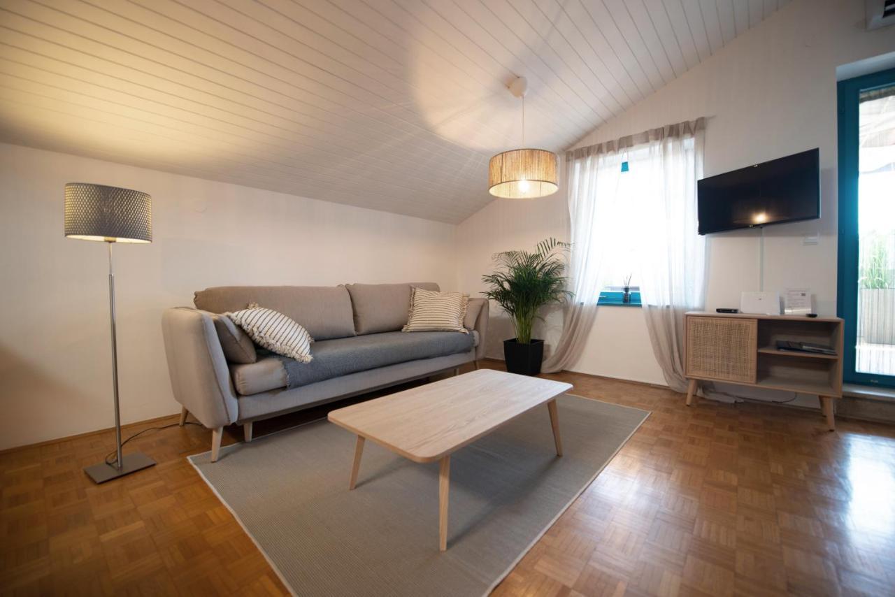 Modra Luna- Apartment With Terrace Izola Extérieur photo